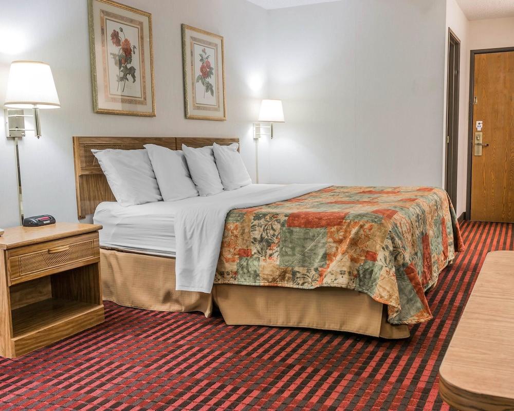 Rodeway Inn Coopersville Ngoại thất bức ảnh