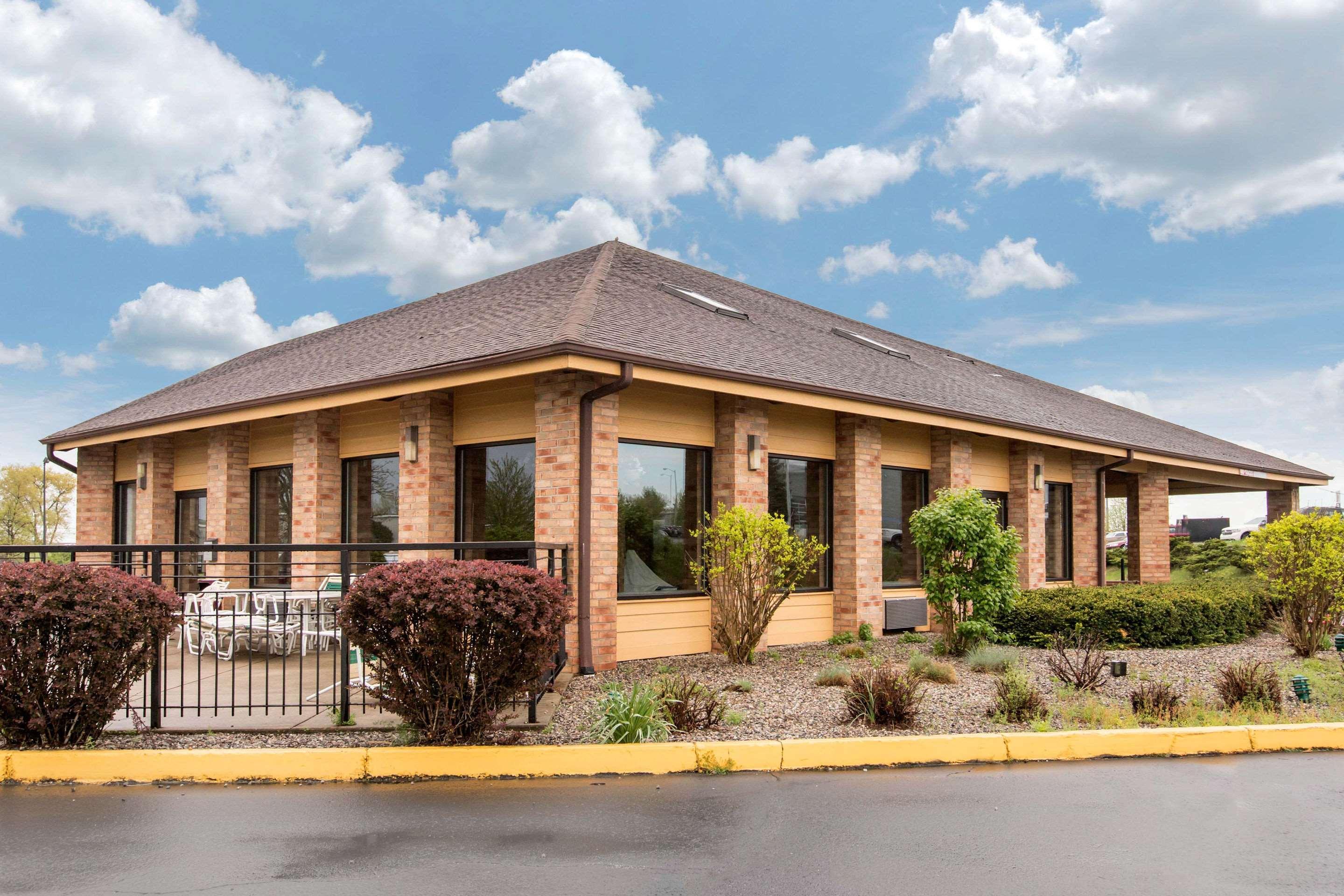 Rodeway Inn Coopersville Ngoại thất bức ảnh