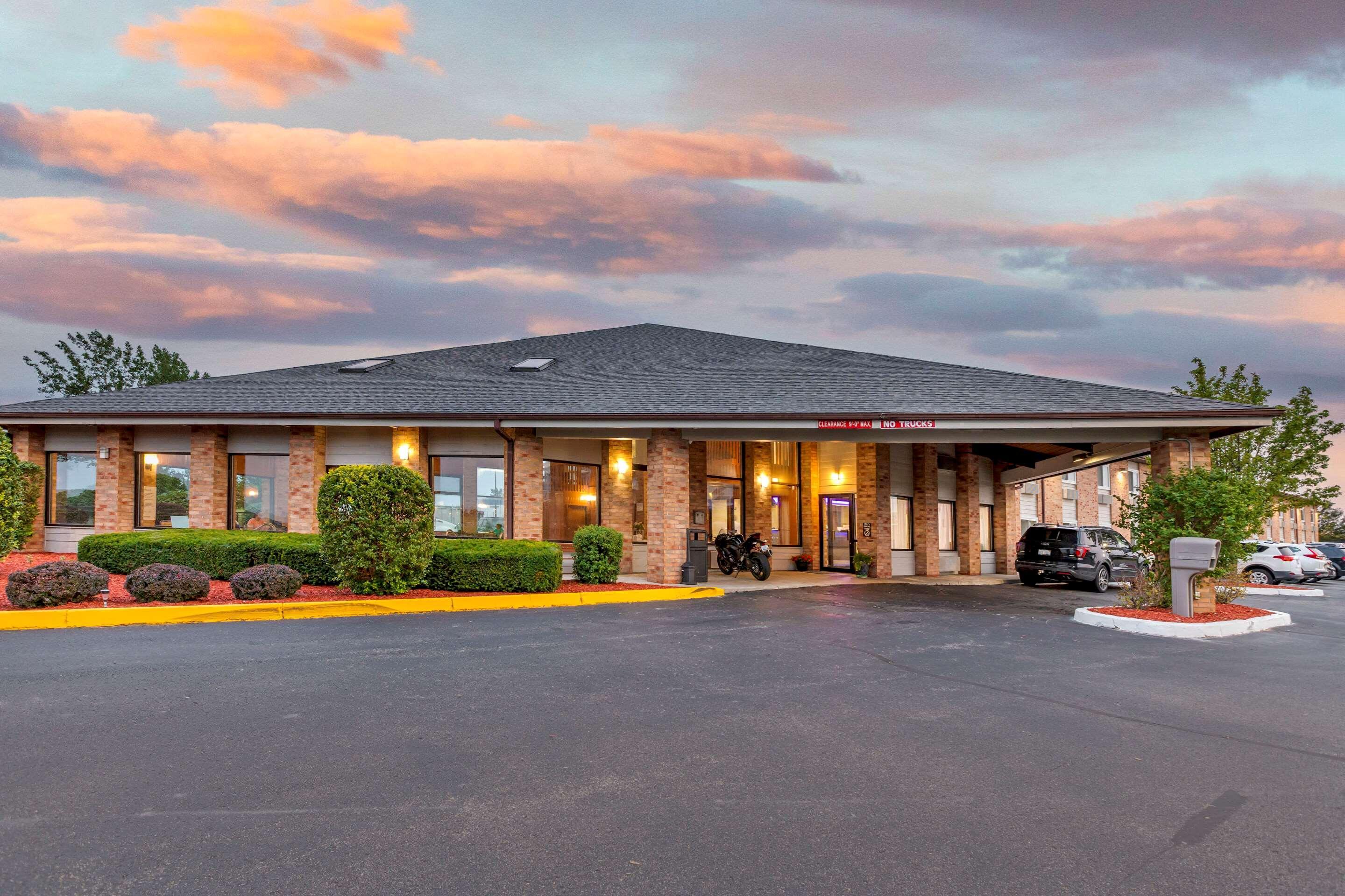 Rodeway Inn Coopersville Ngoại thất bức ảnh