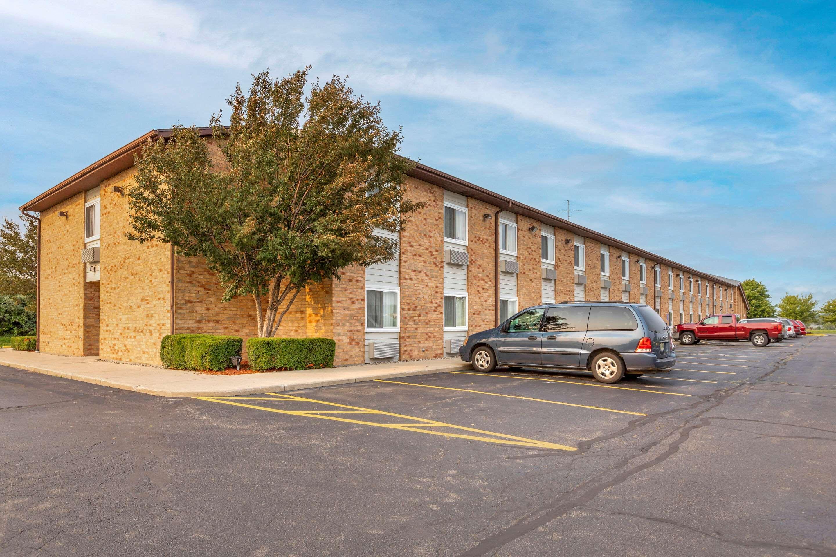 Rodeway Inn Coopersville Ngoại thất bức ảnh