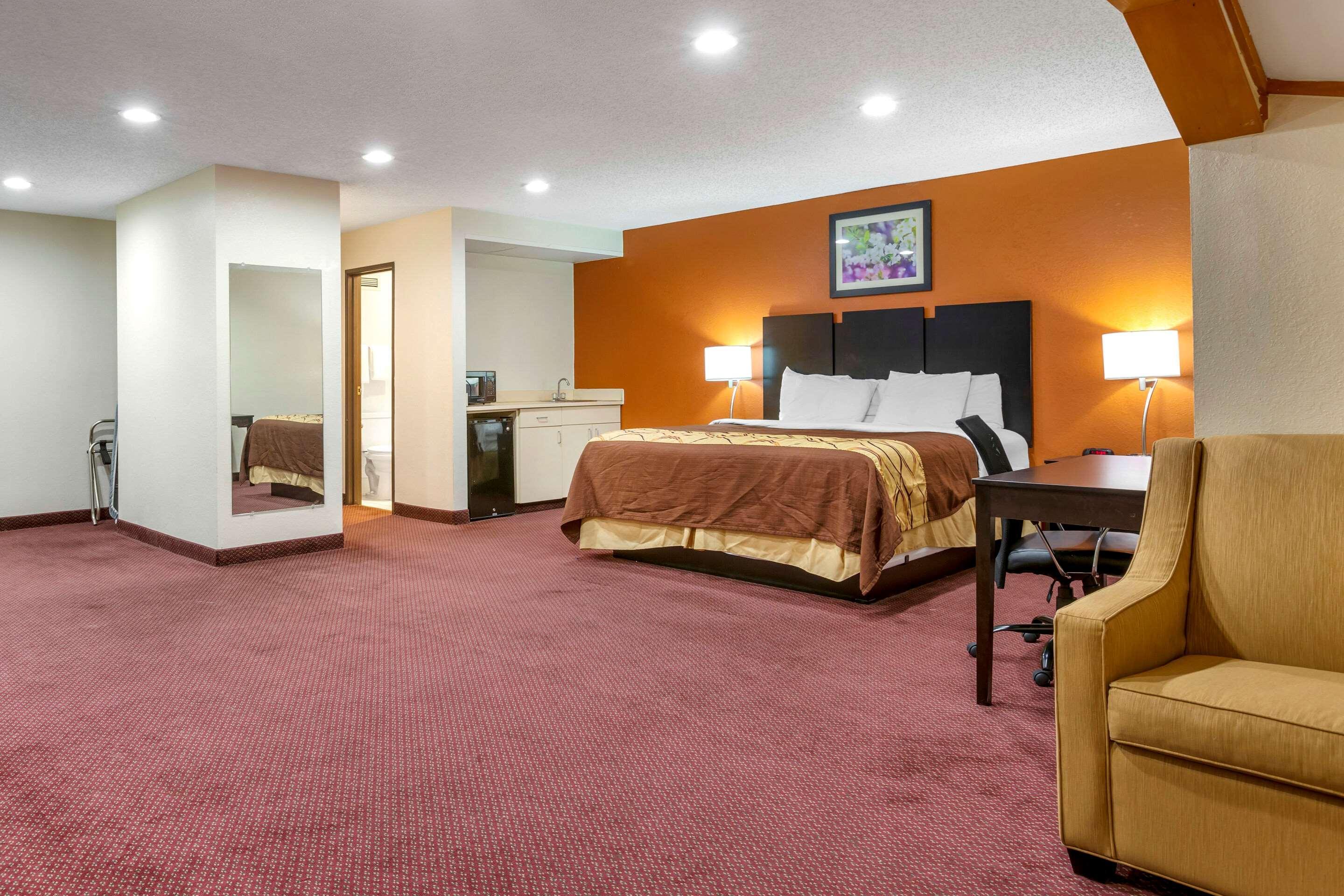 Rodeway Inn Coopersville Ngoại thất bức ảnh